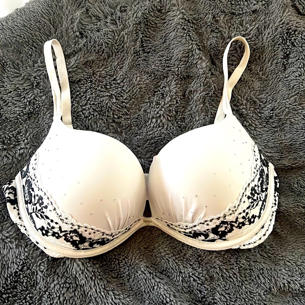 Victoria’s Secret push up bra